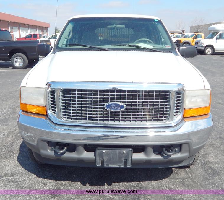 image for item I1076 2000 Ford Excursion XLT SUV