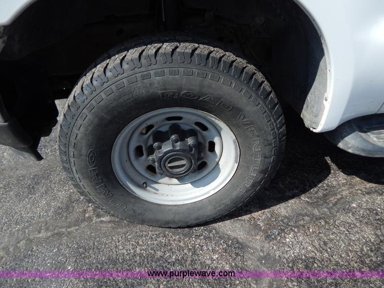 image for item I1076 2000 Ford Excursion XLT SUV