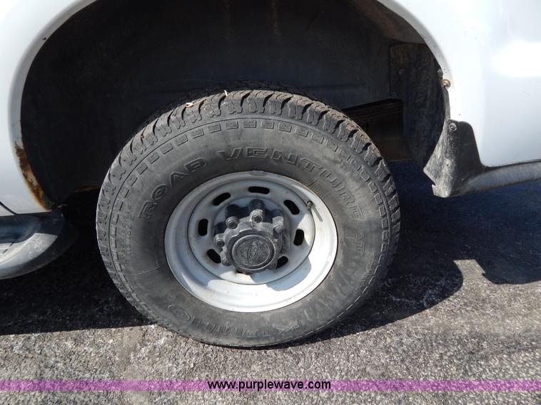 image for item I1076 2000 Ford Excursion XLT SUV