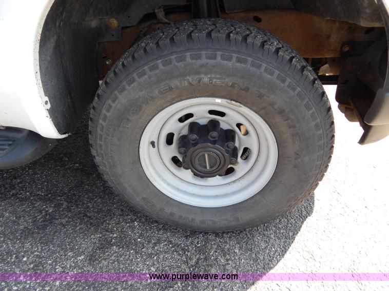 image for item I1076 2000 Ford Excursion XLT SUV