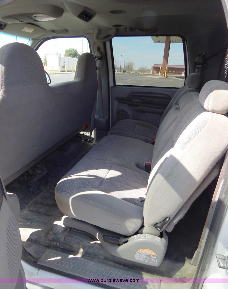 image for item I1076 2000 Ford Excursion XLT SUV