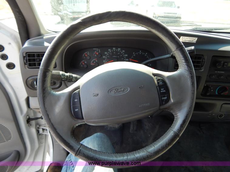 image for item I1076 2000 Ford Excursion XLT SUV