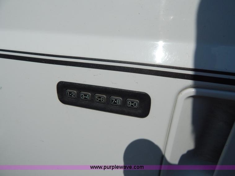 image for item I1076 2000 Ford Excursion XLT SUV