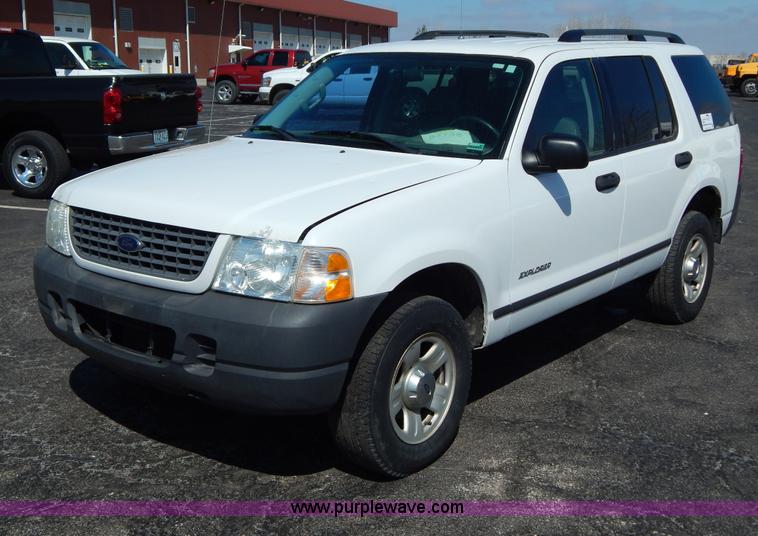 image for item I1078 2004 Ford Explorer XLS SUV