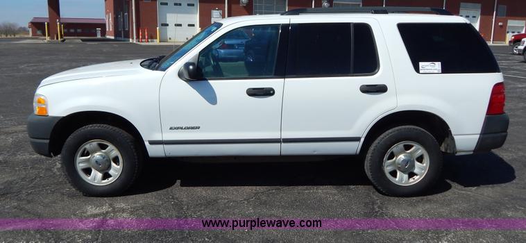 image for item I1078 2004 Ford Explorer XLS SUV