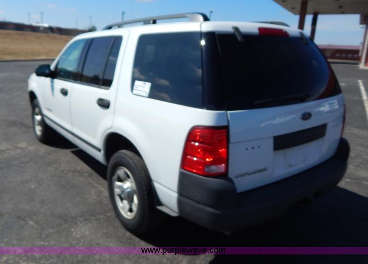 image for item I1078 2004 Ford Explorer XLS SUV