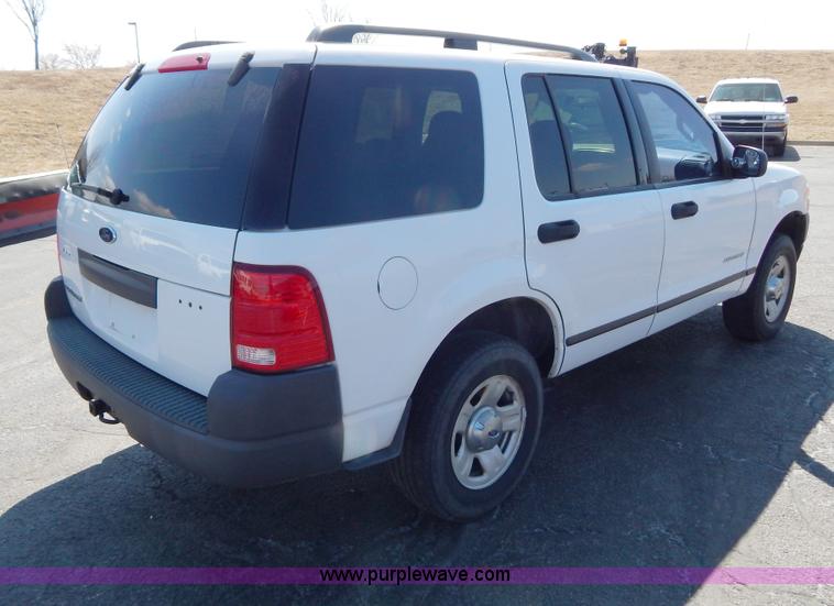 image for item I1078 2004 Ford Explorer XLS SUV