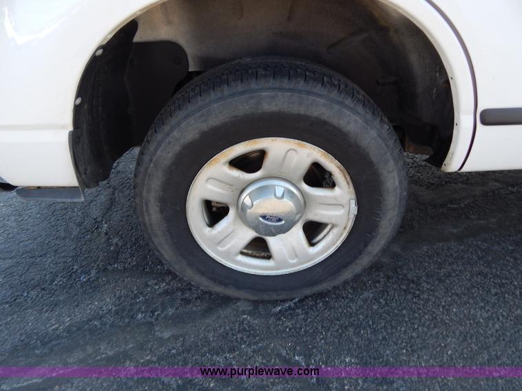 image for item I1078 2004 Ford Explorer XLS SUV