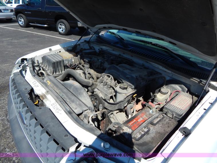 image for item I1078 2004 Ford Explorer XLS SUV