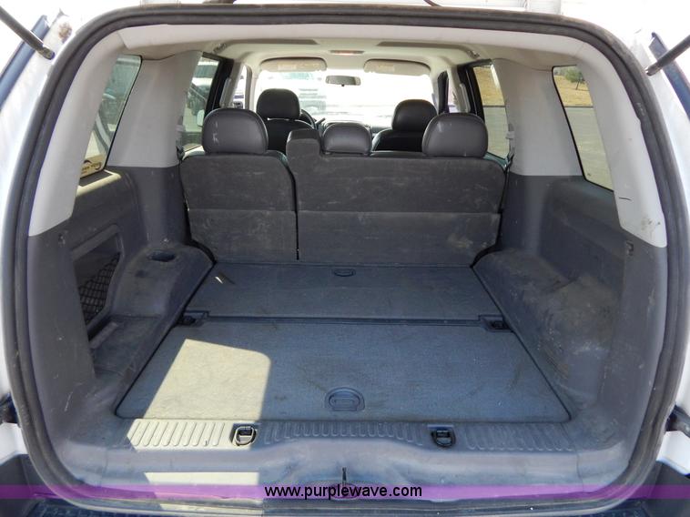 image for item I1078 2004 Ford Explorer XLS SUV