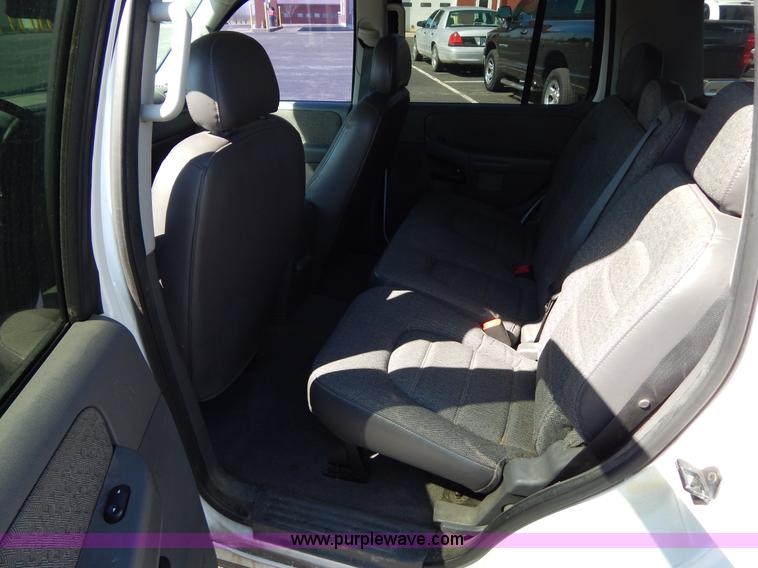 image for item I1078 2004 Ford Explorer XLS SUV