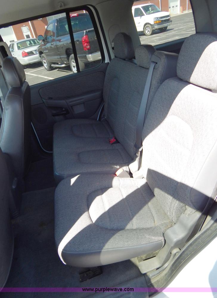 image for item I1078 2004 Ford Explorer XLS SUV