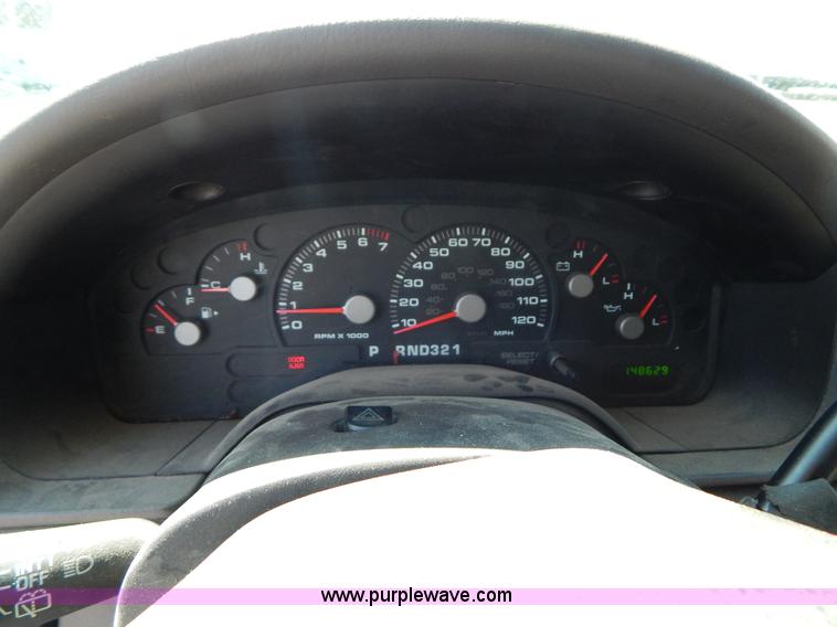 image for item I1078 2004 Ford Explorer XLS SUV