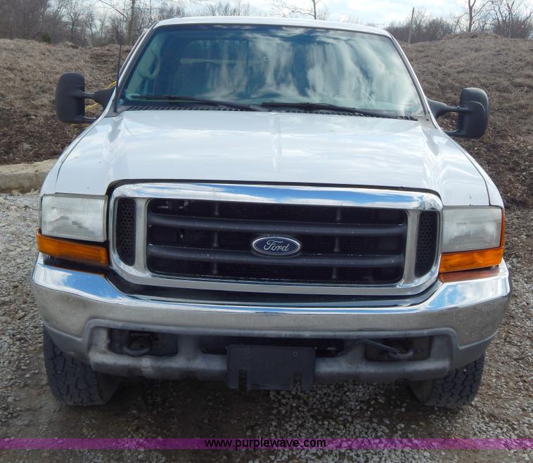 image for item I1103 2001 Ford F250 Super Duty SuperCab pickup truck