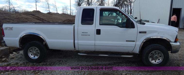 image for item I1103 2001 Ford F250 Super Duty SuperCab pickup truck