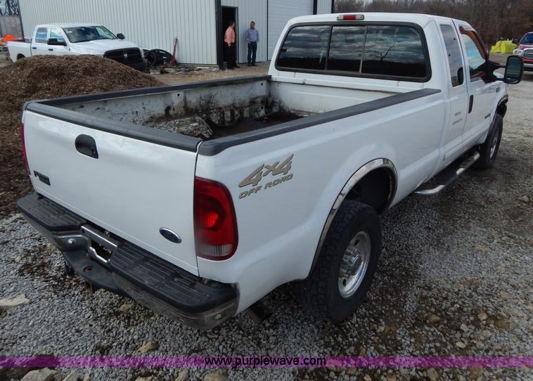 image for item I1103 2001 Ford F250 Super Duty SuperCab pickup truck