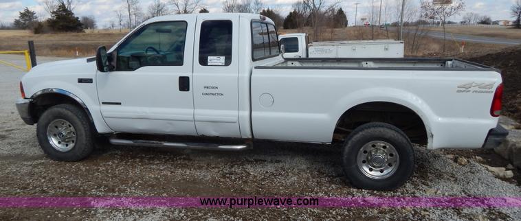 image for item I1103 2001 Ford F250 Super Duty SuperCab pickup truck