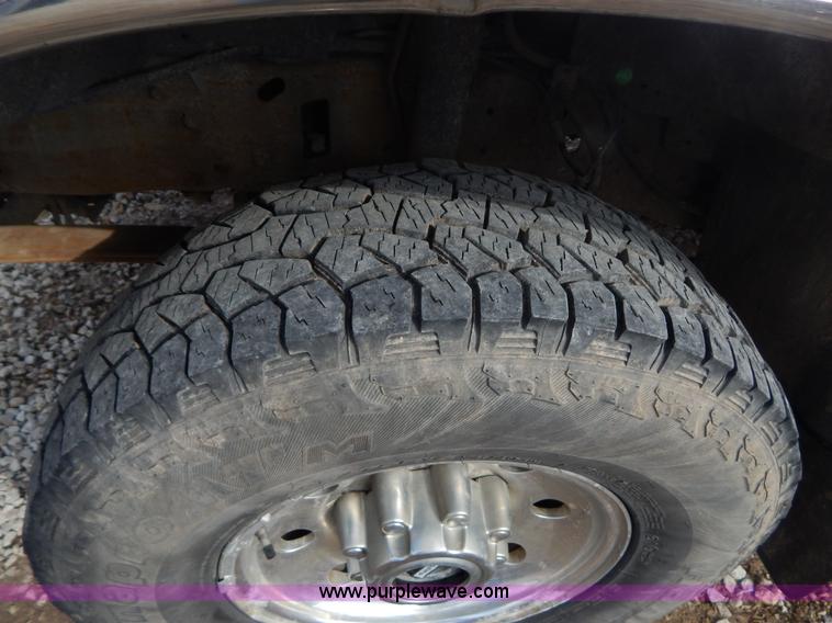 image for item I1103 2001 Ford F250 Super Duty SuperCab pickup truck