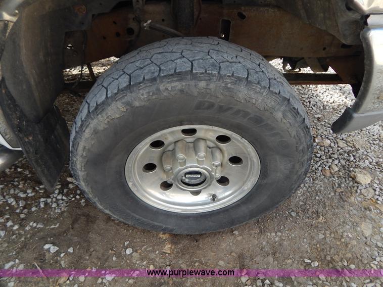 image for item I1103 2001 Ford F250 Super Duty SuperCab pickup truck