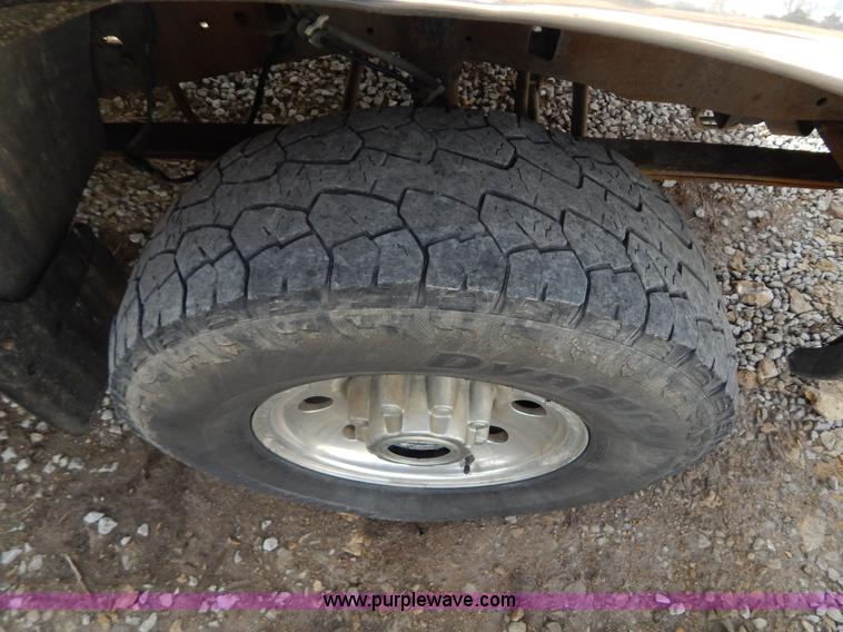 image for item I1103 2001 Ford F250 Super Duty SuperCab pickup truck