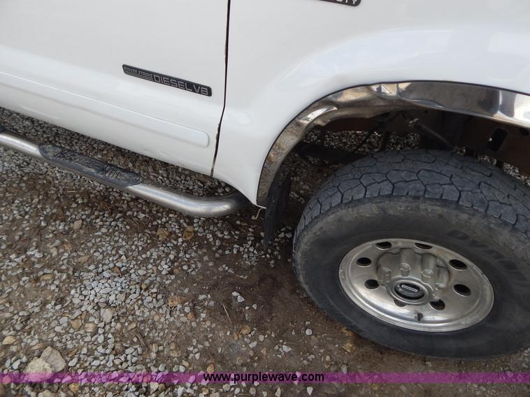 image for item I1103 2001 Ford F250 Super Duty SuperCab pickup truck
