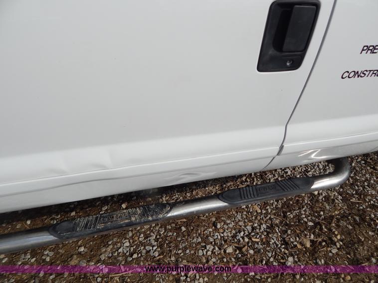 image for item I1103 2001 Ford F250 Super Duty SuperCab pickup truck