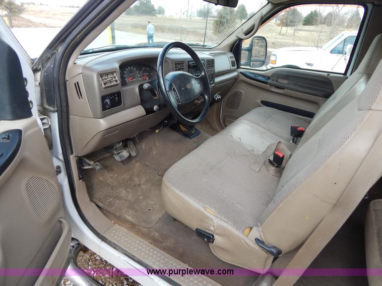 image for item I1103 2001 Ford F250 Super Duty SuperCab pickup truck