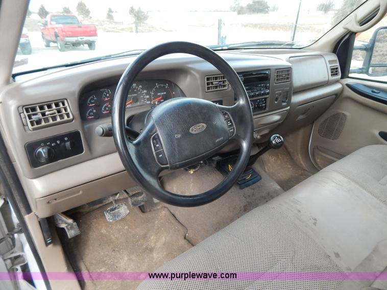 image for item I1103 2001 Ford F250 Super Duty SuperCab pickup truck