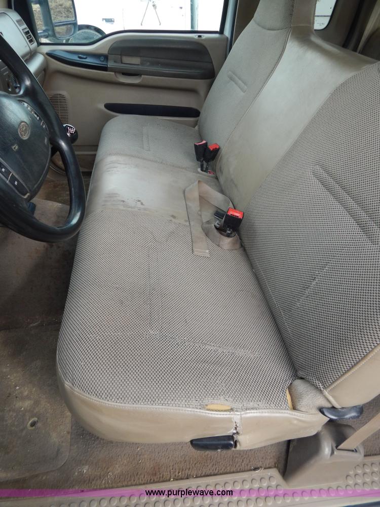 image for item I1103 2001 Ford F250 Super Duty SuperCab pickup truck