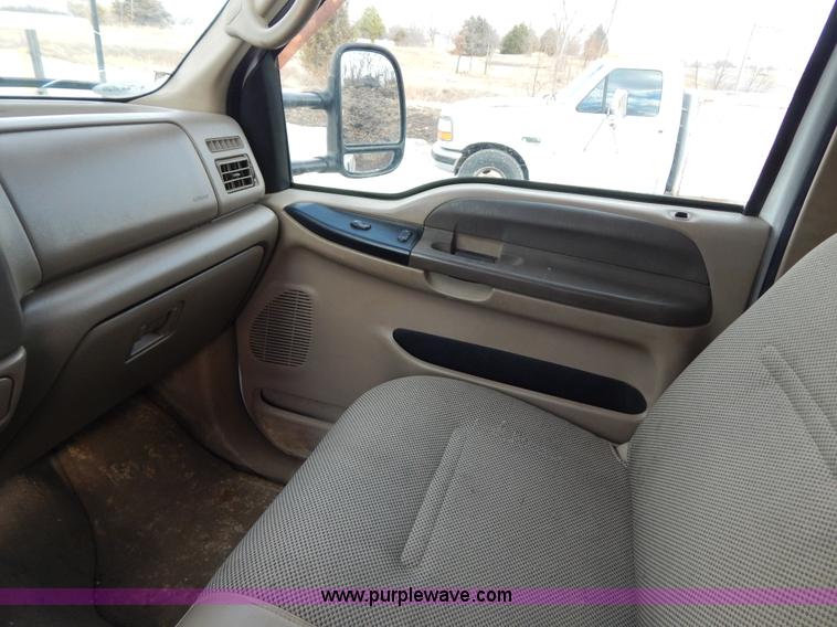 image for item I1103 2001 Ford F250 Super Duty SuperCab pickup truck