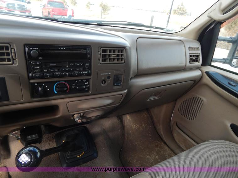 image for item I1103 2001 Ford F250 Super Duty SuperCab pickup truck