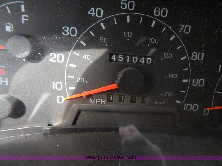 image for item I1103 2001 Ford F250 Super Duty SuperCab pickup truck