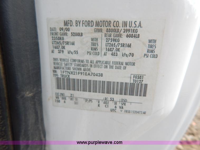 image for item I1103 2001 Ford F250 Super Duty SuperCab pickup truck