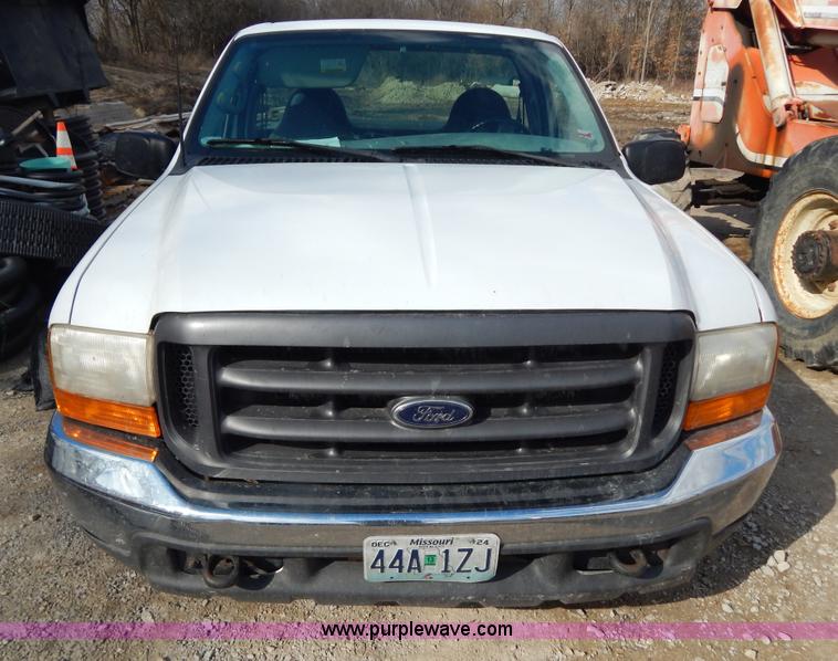image for item I1104 1999 Ford F250 Super Duty pickup truck