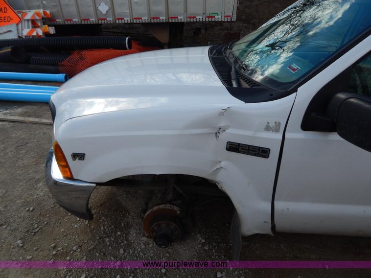 image for item I1104 1999 Ford F250 Super Duty pickup truck