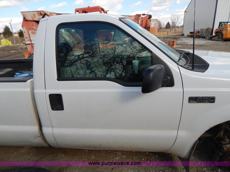 image for item I1104 1999 Ford F250 Super Duty pickup truck