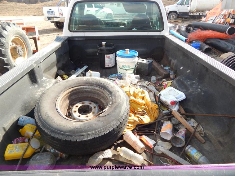 image for item I1104 1999 Ford F250 Super Duty pickup truck