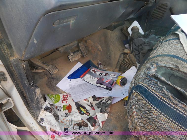 image for item I1104 1999 Ford F250 Super Duty pickup truck