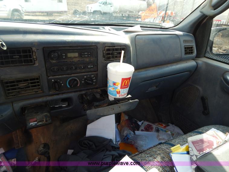 image for item I1104 1999 Ford F250 Super Duty pickup truck