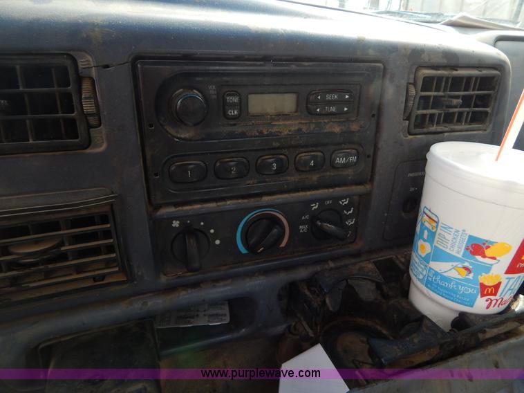 image for item I1104 1999 Ford F250 Super Duty pickup truck