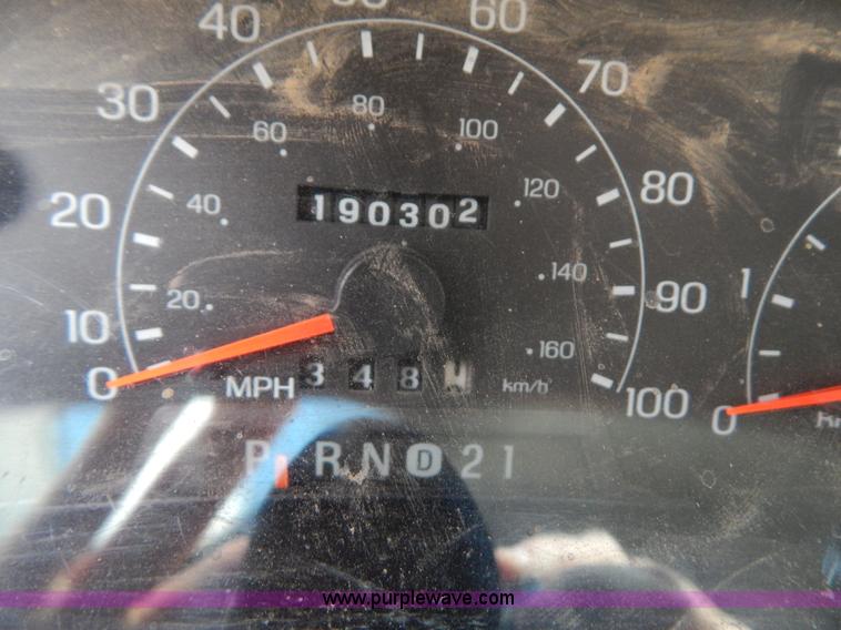 image for item I1104 1999 Ford F250 Super Duty pickup truck