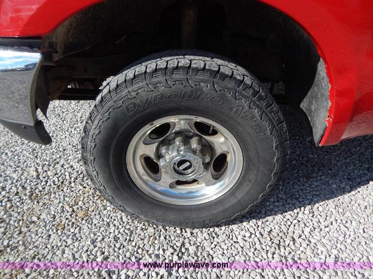 image for item I1105 1999 Ford F350 Super Duty pickup truck