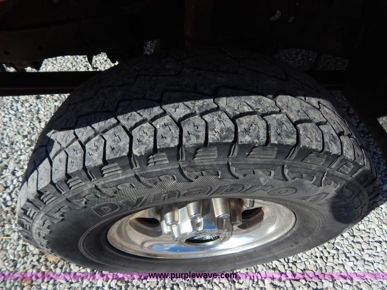 image for item I1105 1999 Ford F350 Super Duty pickup truck