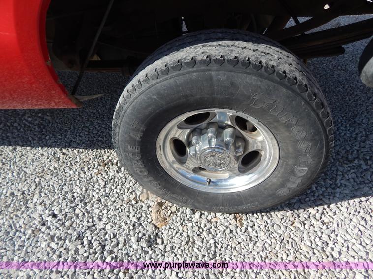 image for item I1105 1999 Ford F350 Super Duty pickup truck