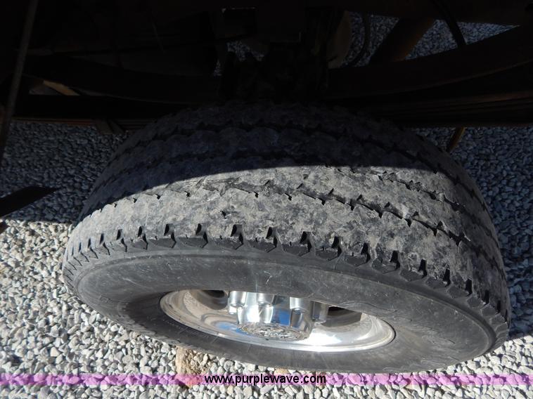 image for item I1105 1999 Ford F350 Super Duty pickup truck