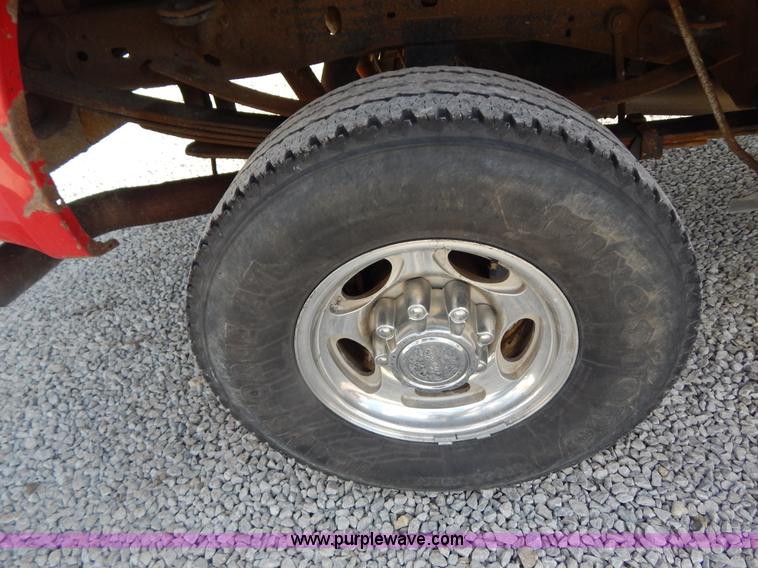 image for item I1105 1999 Ford F350 Super Duty pickup truck