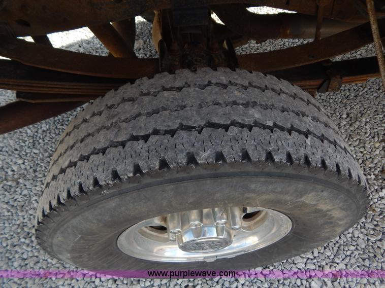 image for item I1105 1999 Ford F350 Super Duty pickup truck