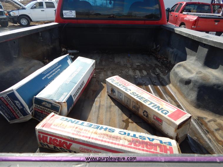 image for item I1105 1999 Ford F350 Super Duty pickup truck