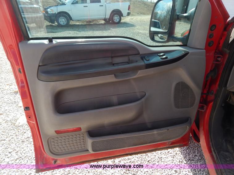 image for item I1105 1999 Ford F350 Super Duty pickup truck