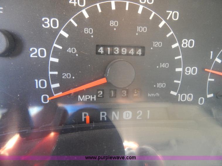 image for item I1105 1999 Ford F350 Super Duty pickup truck